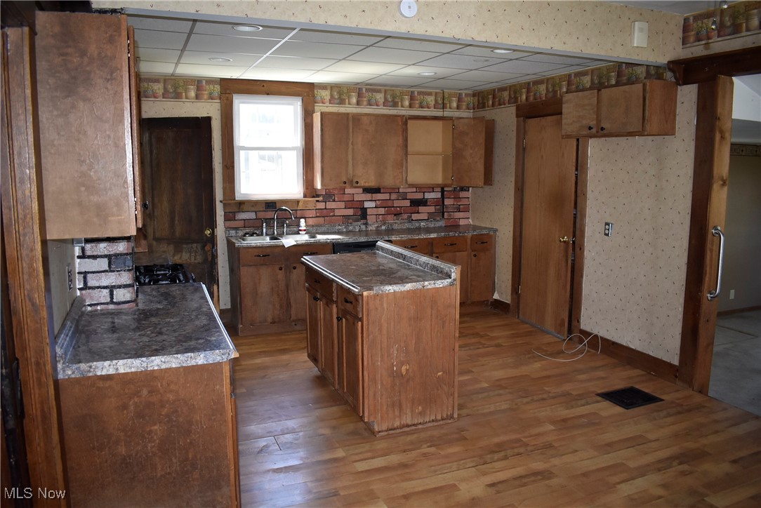240 S 15th Street, Sebring, Ohio image 4
