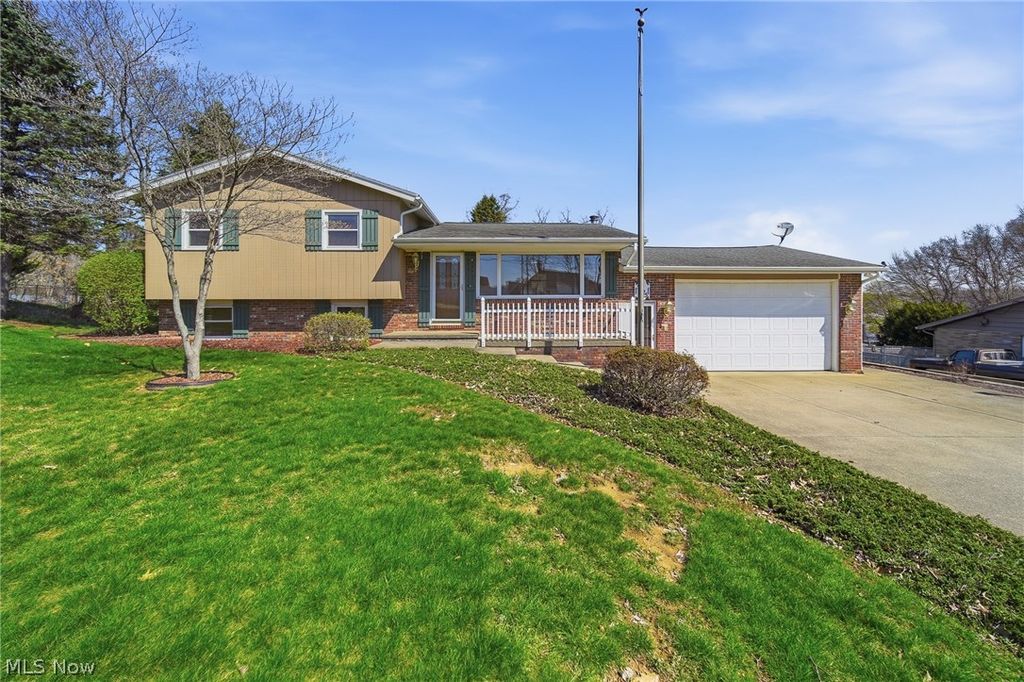 Photo of 5625 Strausser Street NW, North Canton, OH 44720 (MLS # 5198580)