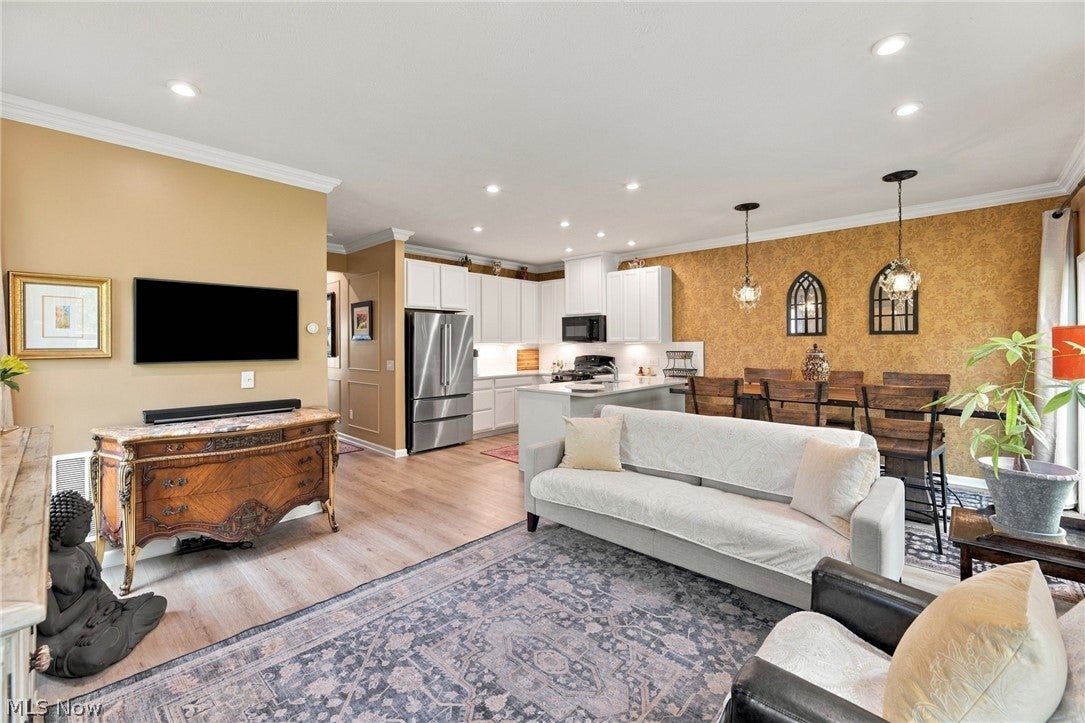 1055 Meadow Run