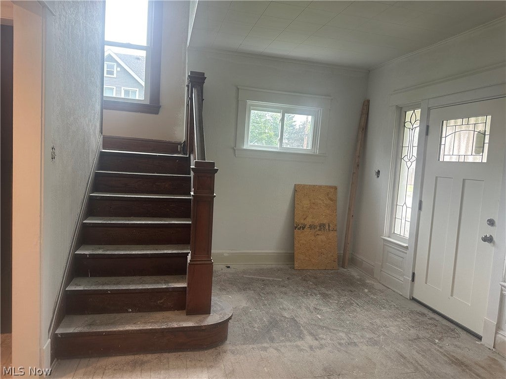 285 POLAND Avenue