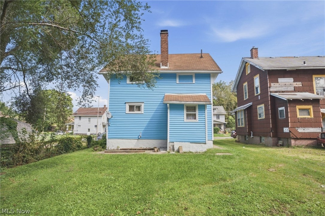 329 Girard Avenue NE