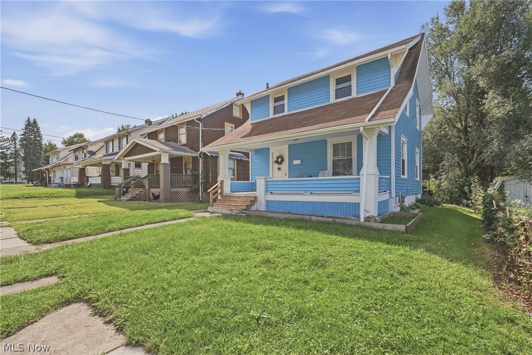 329 Girard Avenue NE