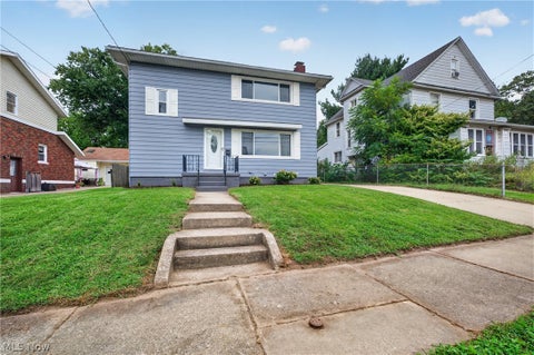 Homes For Sale - 309 E Baird Avenue<br/> Barberton, OH 44203