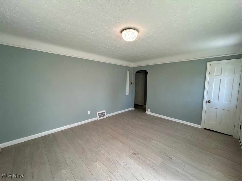 15911 Glendale Avenue, Cleveland, Ohio image 11