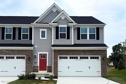 30995 Blooming Lane, Olmsted Falls, OH 44138 - #: 5158729