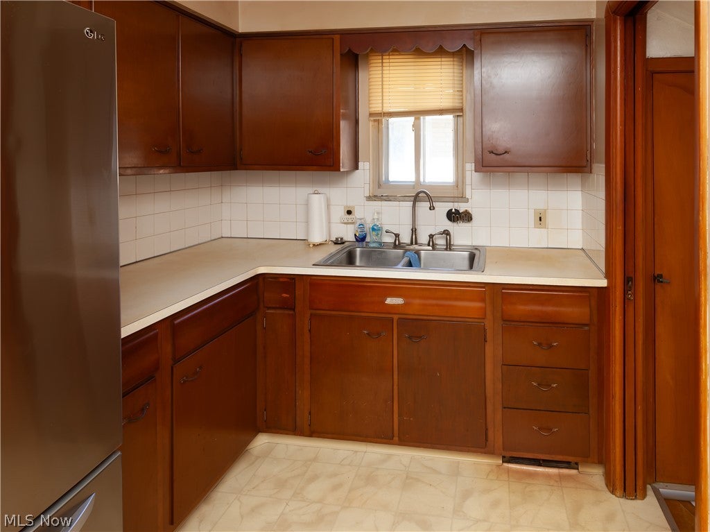 4526 W 154th Street