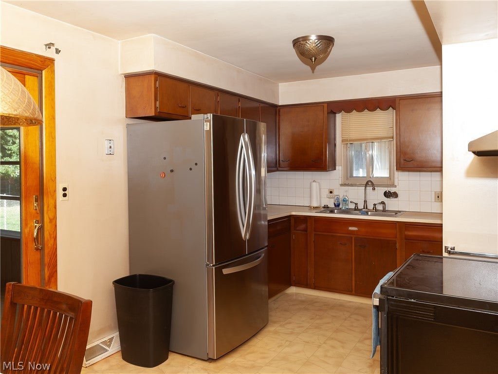 4526 W 154th Street