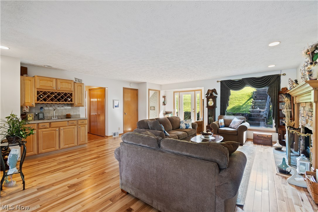 Oak Point - Residential