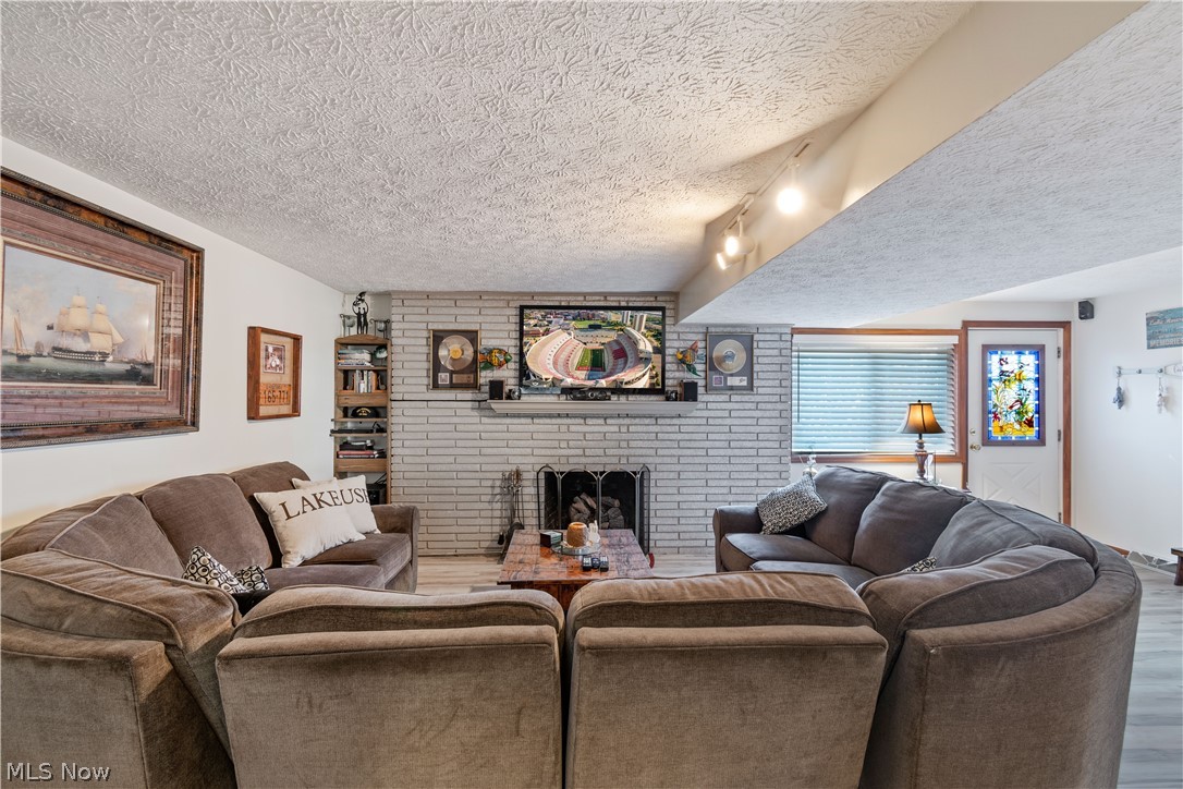 Oak Point - Residential