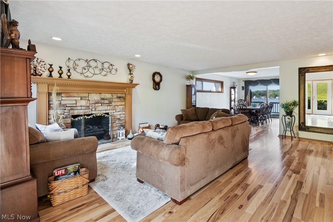 Oak Point - Residential