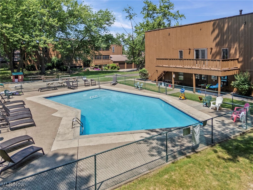 Smugglers Cove Condo 04 - Residential Lease