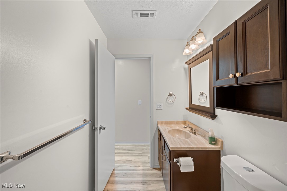 Smugglers Cove Condo 04 - Residential Lease