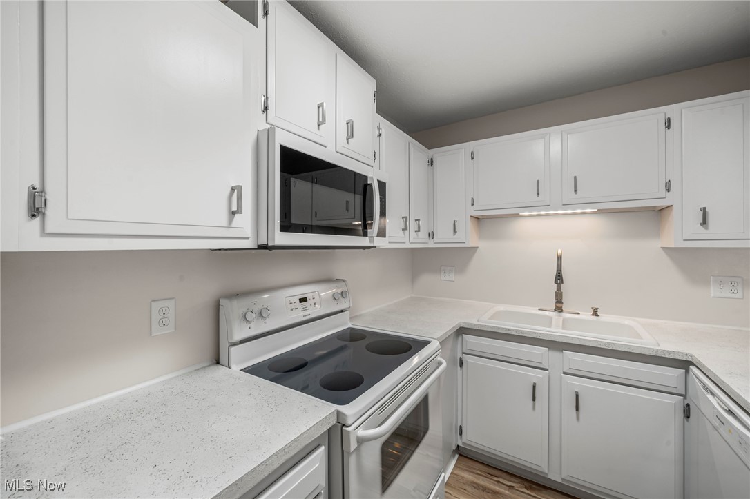 Smugglers Cove Condo 04 - Residential Lease