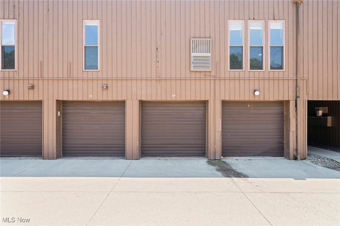 Smugglers Cove Condo 04 - Residential Lease