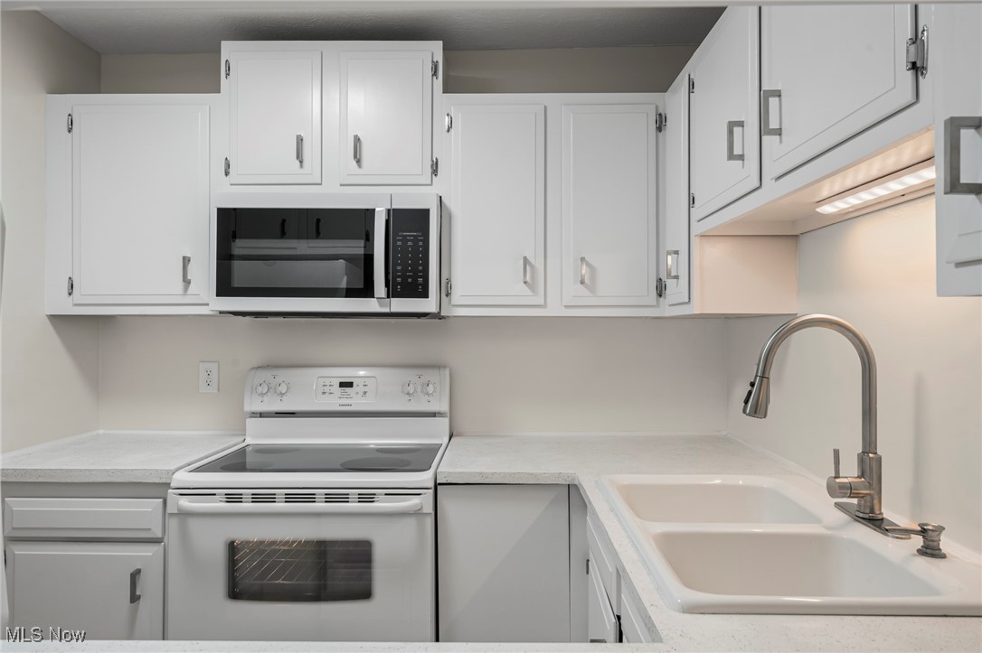 Smugglers Cove Condo 04 - Residential Lease