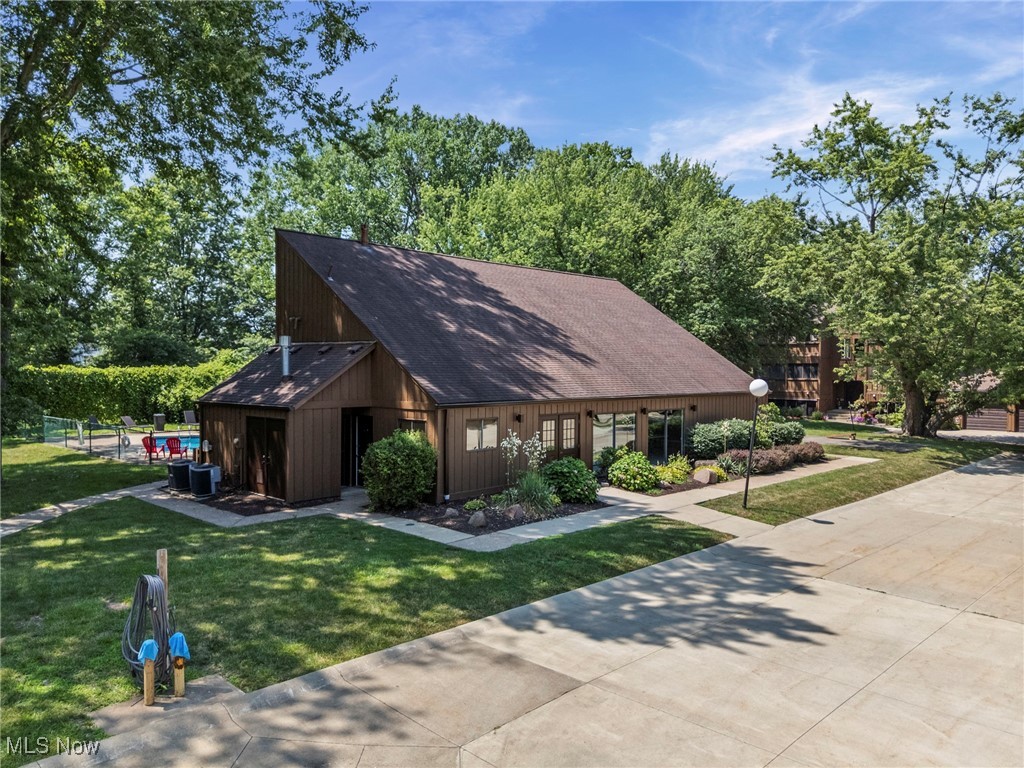 Smugglers Cove Condo 04 - Residential Lease