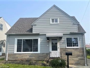 Be first or be sorry! Nicely updated condo alternative. New kitchen, bath, flooring, interior and exterior painting. Beautiful hardwood flooring throughout. Laundry / utility room on the first floor. New furnace, dishwasher and more. Close to shopping and the major highways. Nice back yard. Had been a long term rental unit. Now priced for quick sale. Hurry to see before it's sold....