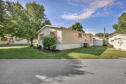 Tiny photo for 16 Cherry Lane, Olmsted Township, OH 44138 (MLS # 5238949)