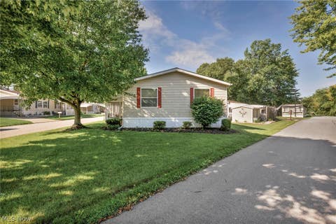 Tiny photo for 16 Cherry Lane, Olmsted Township, OH 44138 (MLS # 5238949)