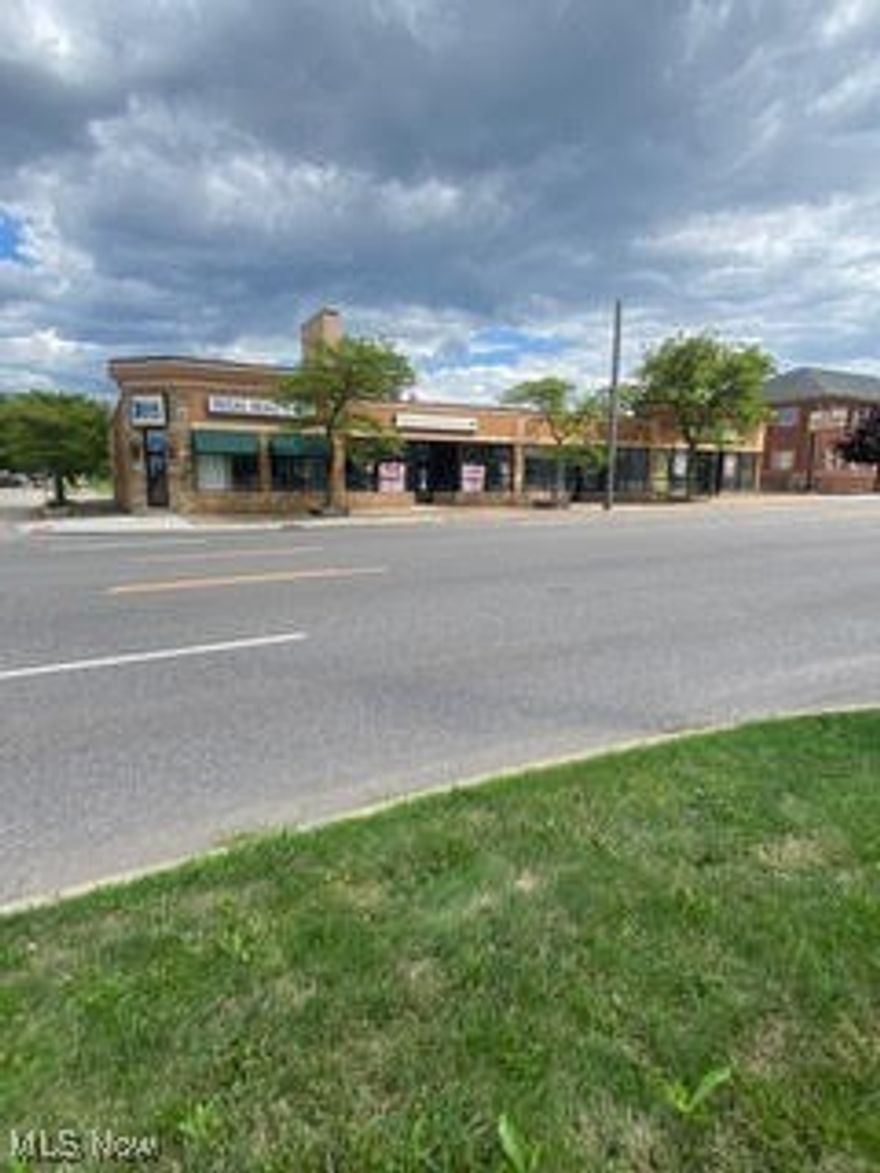 Perfect location for many types of businesses.  Features attached garage, full basement, off road parking plus an additional parking lot.
Bring your business and your all set to go.  Call now for an appointment.