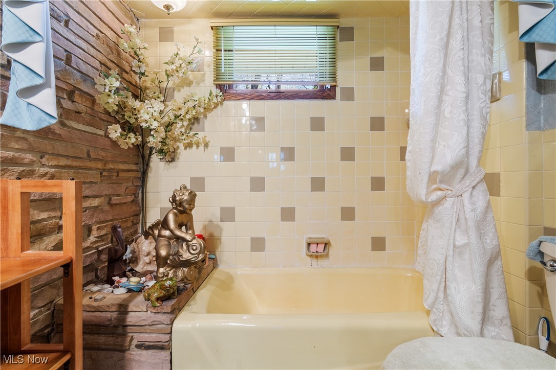2471 Maylo Path, Akron, Ohio image 20