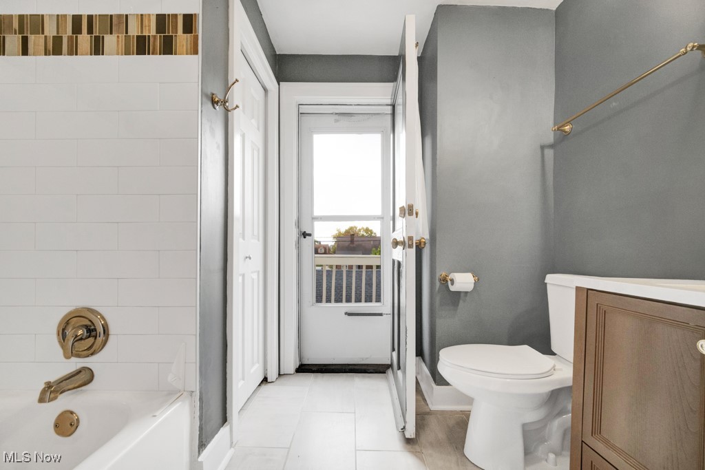 Riverside Manor - Residential