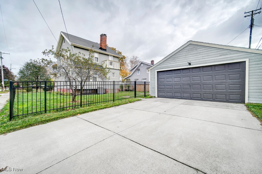 Riverside Manor - Residential