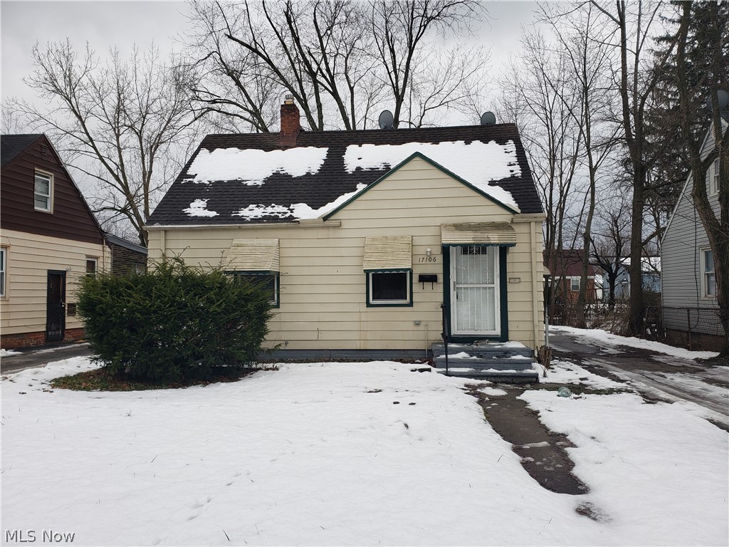 Convenient location! Great 2 bed/1.5 bath home with a large upstairs room and partially finished basement.