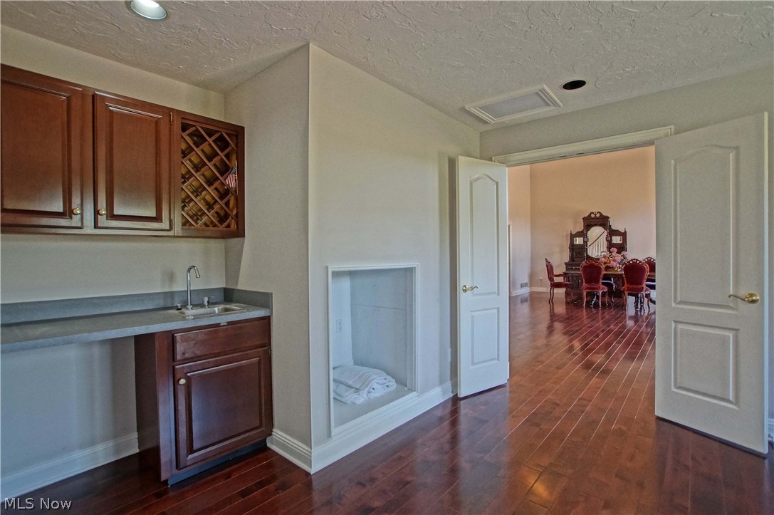 Cedarhurst Club Colony 02 11 - Residential