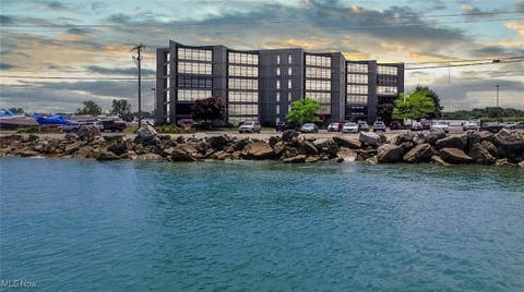 Photo for 711 W Lakeshore Drive 106D