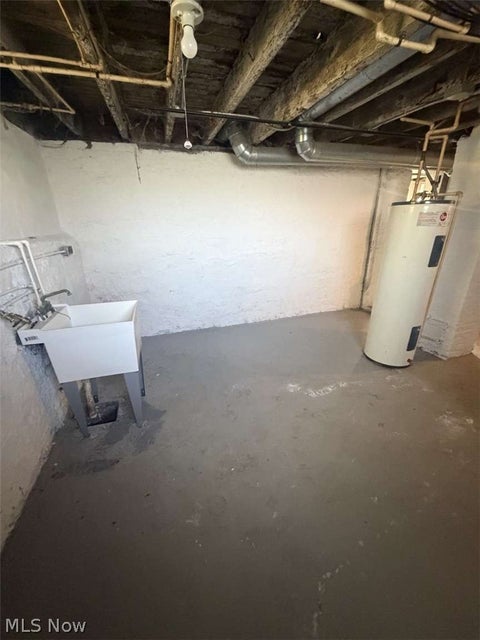 Tiny photo for 3247 E 90th Street, Cleveland, OH 44104 (MLS # 5255561)
