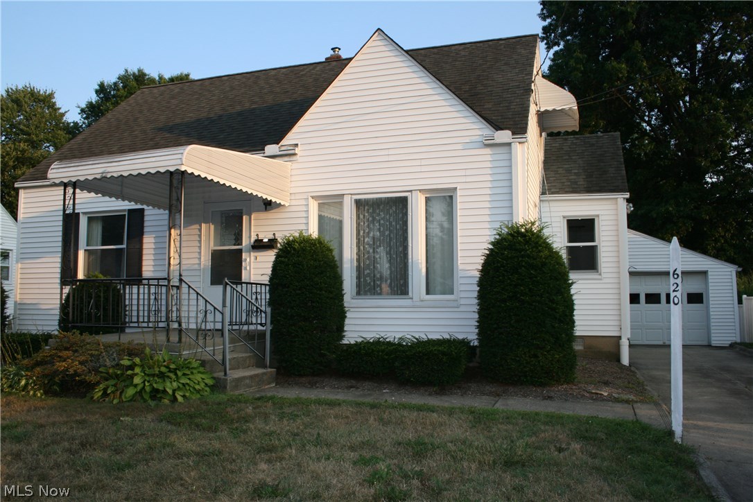 Move in ready! Immediate possession, convenient location. This original owner home with 3 bedrooms has been wonderfully cared for with recent updates. Newer roof, windows, vinyl siding on the exterior and furnace, A/C, hot water tank on inside. All appliances stay! Call today!