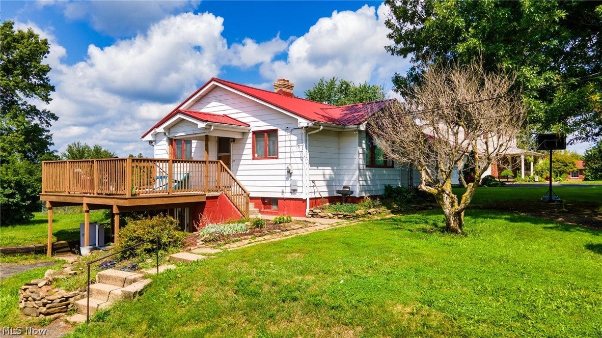 275 WARD Drive N