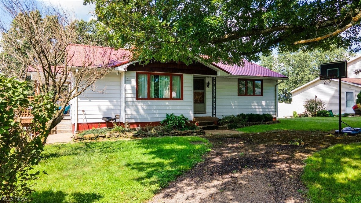 275 WARD Drive N