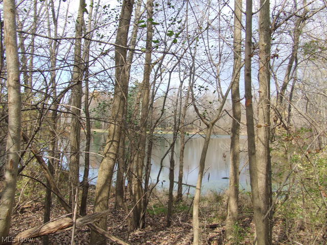 Akron - Land