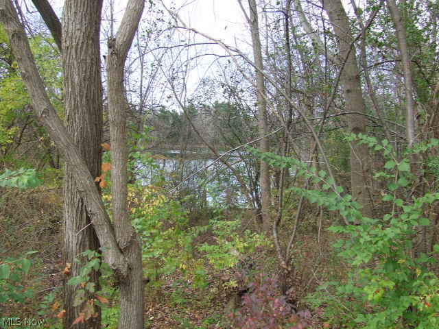 Akron - Land