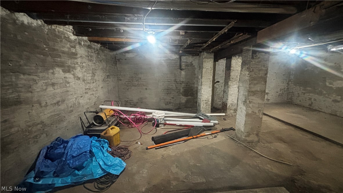 A Poelkings Sub - Commercial Sale