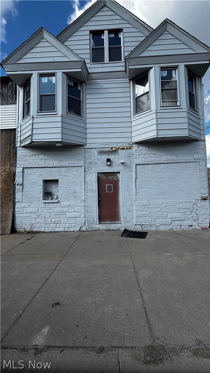 Welcome to 8413 Superior Avenue—a standout mixed-use investment opportunity! The downstairs offers a versatile space ideal for a small event venue, bar, or boutique. Upstairs, a fully updated 3-bedroom unit awaits, featuring all new windows, electrical, plumbing—and a brand new roof! Whether you’re seeking rental income, owner-occupancy, or business potential, this property is ready to deliver. Book your showing today!