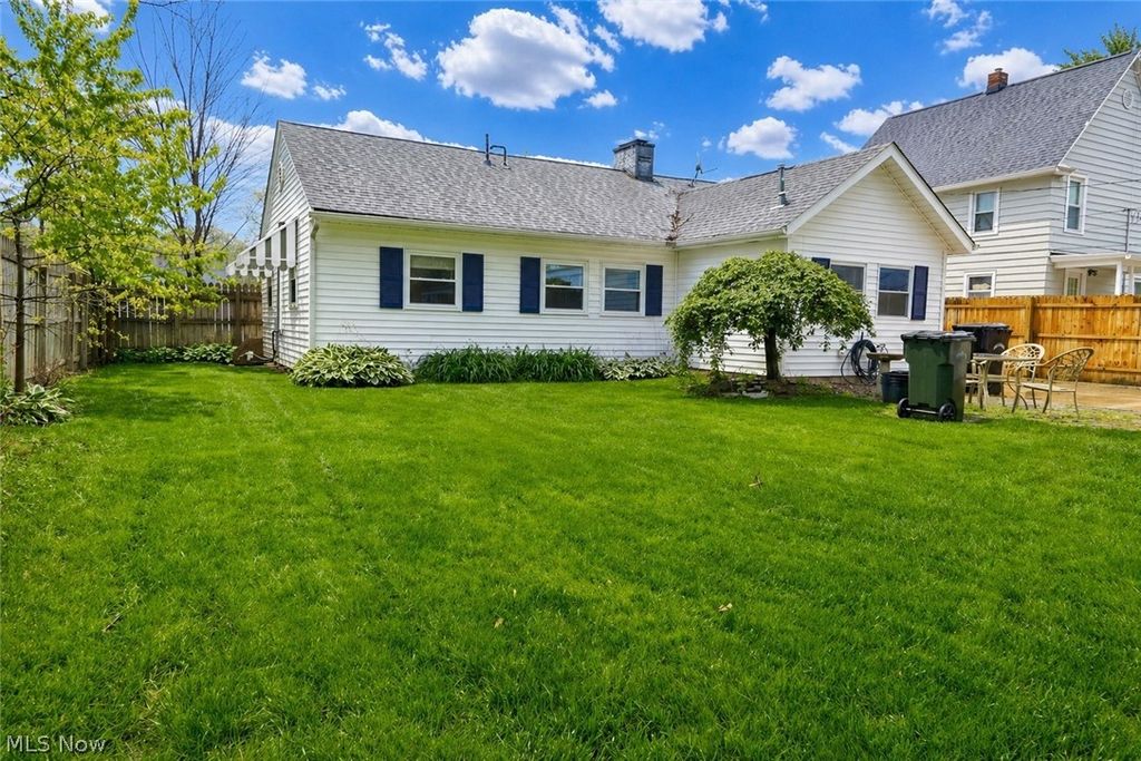 Photo of 229 Lexington Avenue, Elyria, OH 44035 (MLS # 5205838)