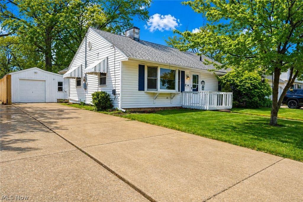 Photo of 229 Lexington Avenue, Elyria, OH 44035 (MLS # 5205838)