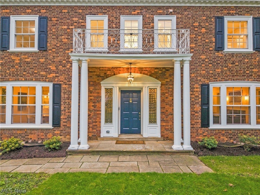 2945 Fontenay Road