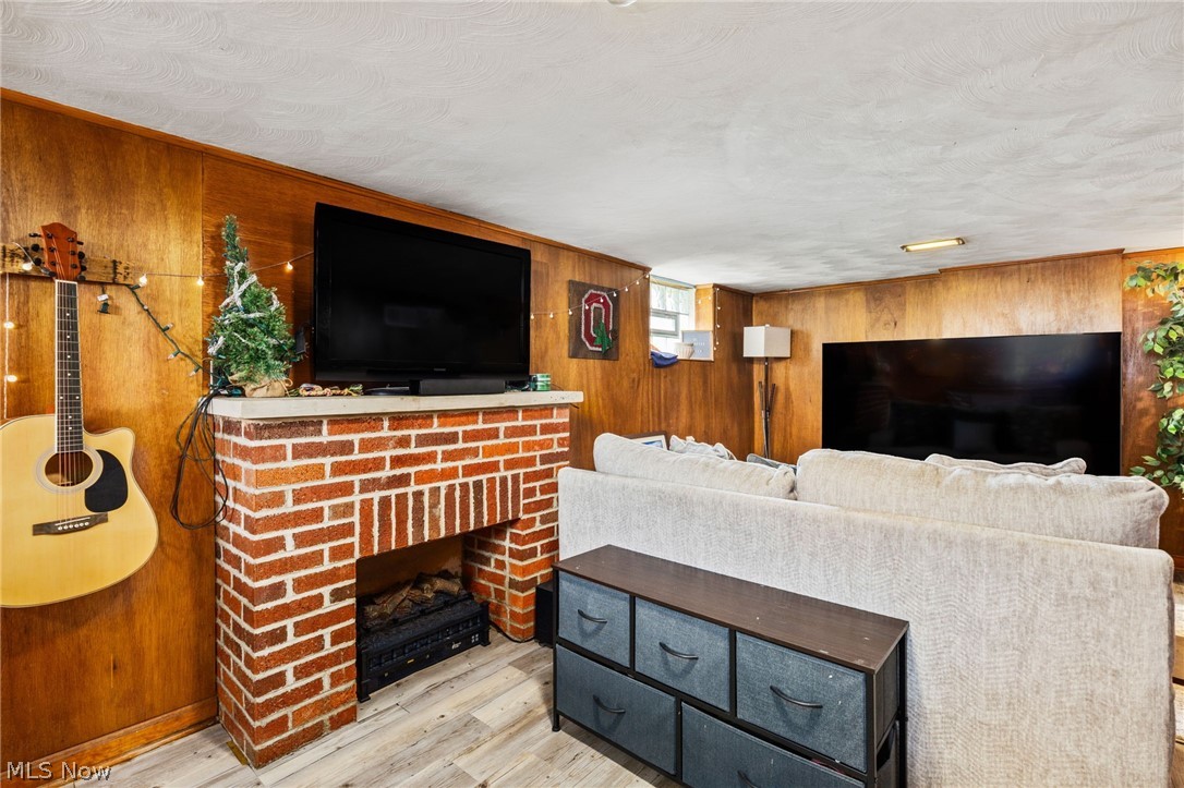 Matthews & Gilberts 03 - Residential