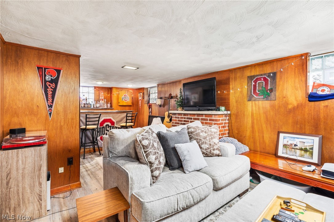 Matthews & Gilberts 03 - Residential