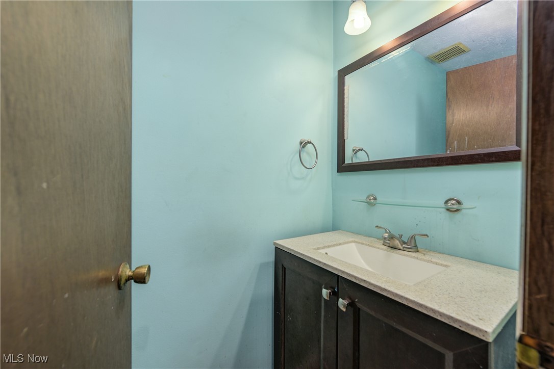 Lorain, Ohio 44053, United States, 3 Bedrooms Bedrooms, ,2 BathroomsBathrooms,Residential,Active,232892