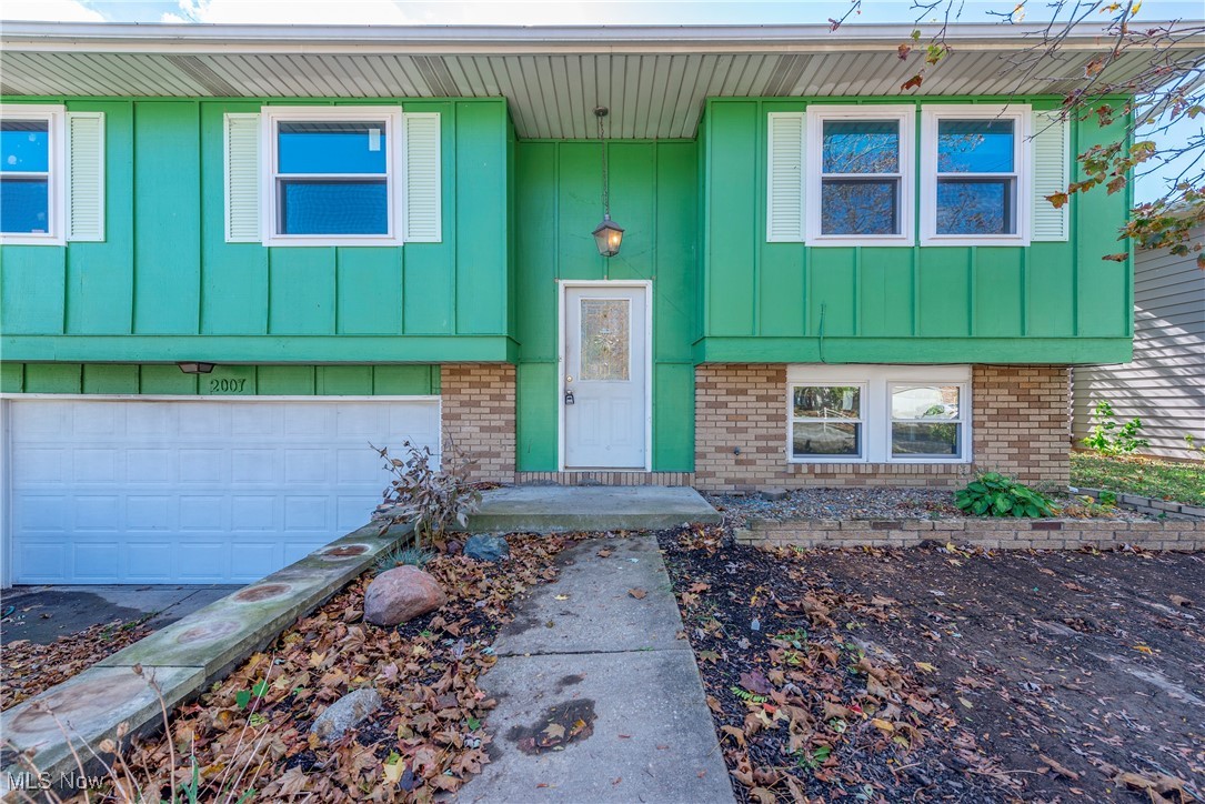 Lorain, Ohio 44053, United States, 3 Bedrooms Bedrooms, ,2 BathroomsBathrooms,Residential,Active,232892