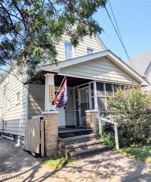Have a look at this gem!
Located on Clevelands West side, this charming colonial home is perfect for a small family, a few friends, or even a single person! With three bedrooms and two baths, you can comfortably host family and friends during the upcoming holidays. Imagine how nice it would be if nobody had to argue over whose turn it was to use bathroom! You can have that!
The large, eat-in kitchen has a touch of old fashioned charm, a dream for the nostalgia lover.
Outside you'll find a two car garage, a nice yard, and deck to sit back and relax on!
You won't have to worry about summer blackouts or power outages here, because this house comes with it's own Generac whole home Power Generator!
Schedule a viewing and see what the fuss is about!