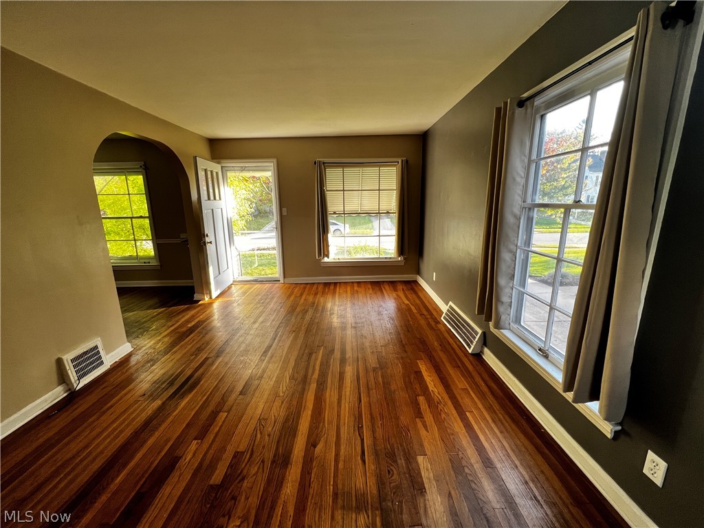 Bedford Heights Realty Cos Bedfor - Residential