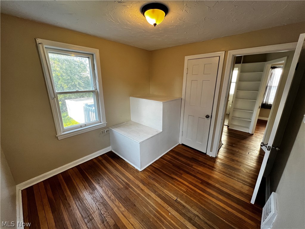 Bedford Heights Realty Cos Bedfor - Residential