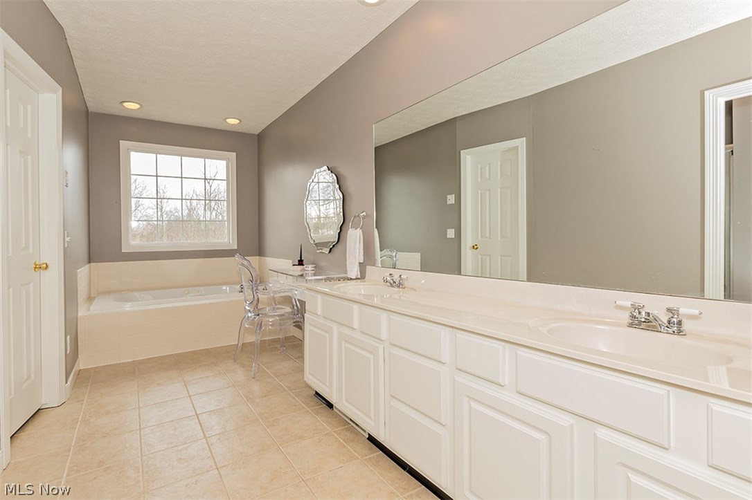 Arthur Mdws - Residential