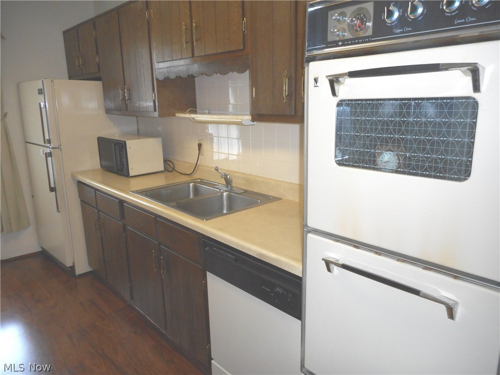 Silver Lake Towers Condo - Residential